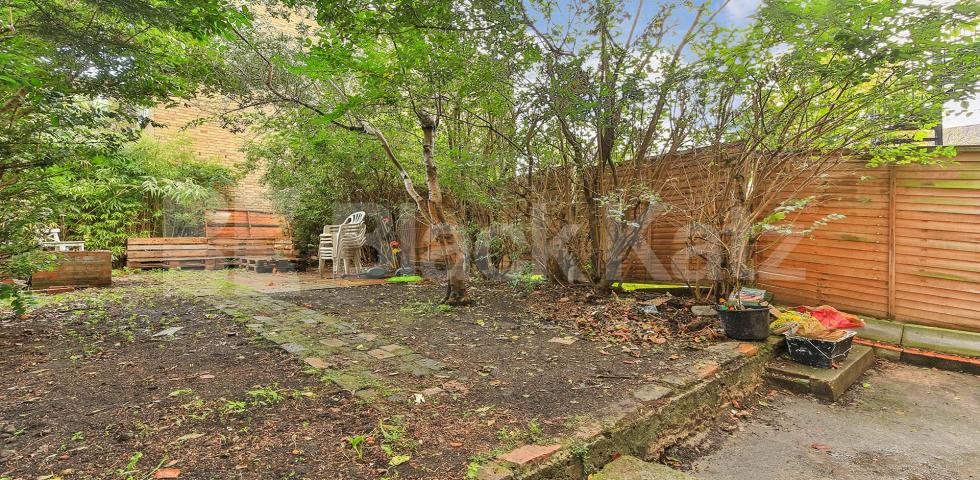 			2 Bedroom, 1 bath, 1 reception Apartment			 Sandringham Road, Dalston 